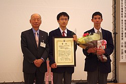 受賞者（韮崎高校）の写真